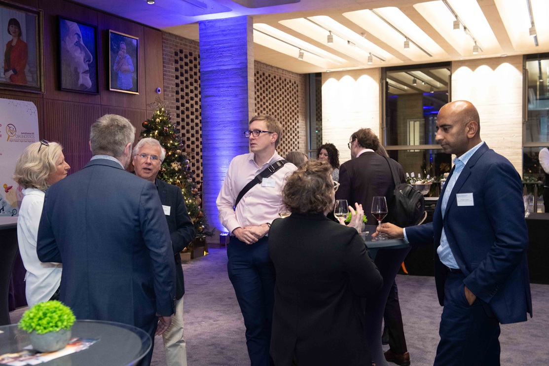 Genomics conference_networking drinks.jpg